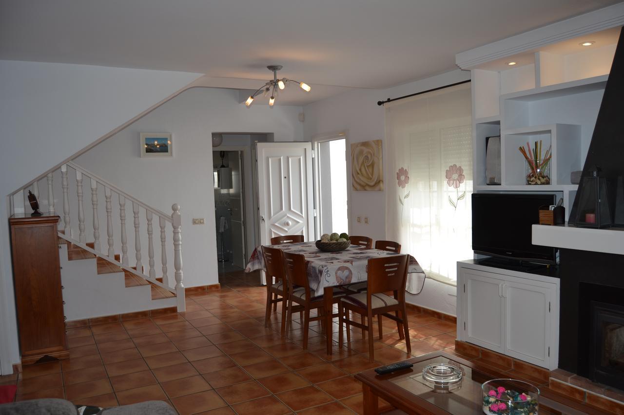 Casas Maria Carmona Villa El Pozo de los Frailes Luaran gambar